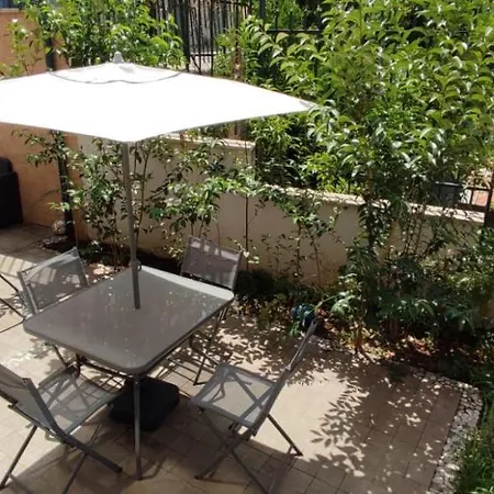 Bed & Breakfast Carolina House 4*